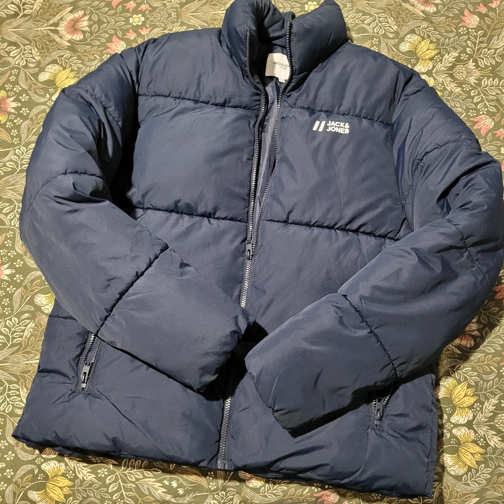 Jack & Jones Men's Navy Puffer Jacket, Size Medium.